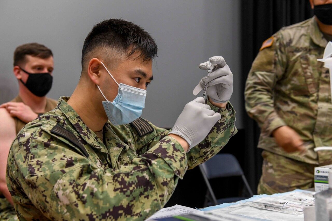 Janssen Johnson & Johnson COVID-19 vaccine US Navy image 2022.jpeg
